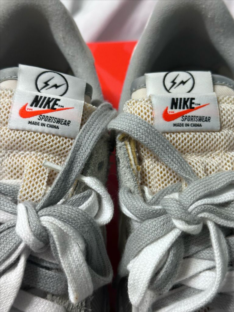 나이키 x 사카이 x 프라그먼트 LD와플 라이트 스모크 그레이265 이미지