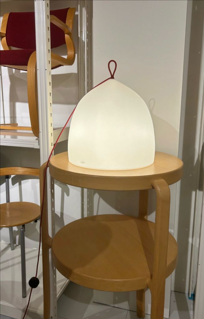 프리츠한센 서스펜스 노마드 플로어 램프 구매 합니다. 이미지