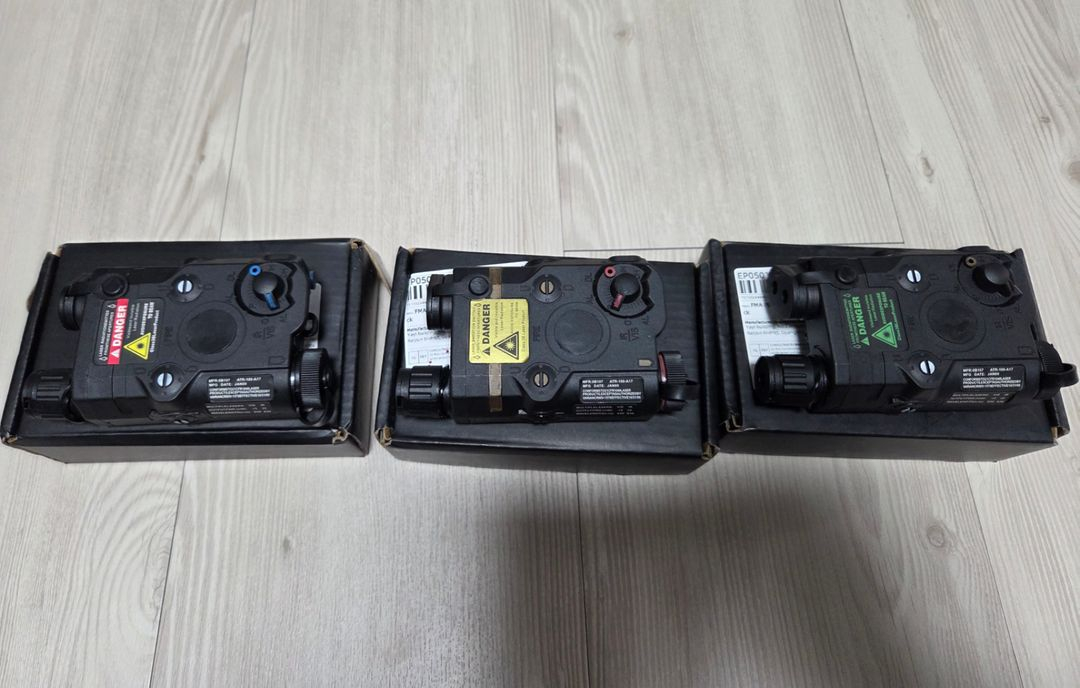 장난감총 에어소프트 악세사리 PEQ-15표적지시기 3개 일괄 이미지