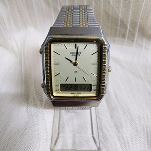 빈티지 오리엔트 아나디지 쿼츠 시계