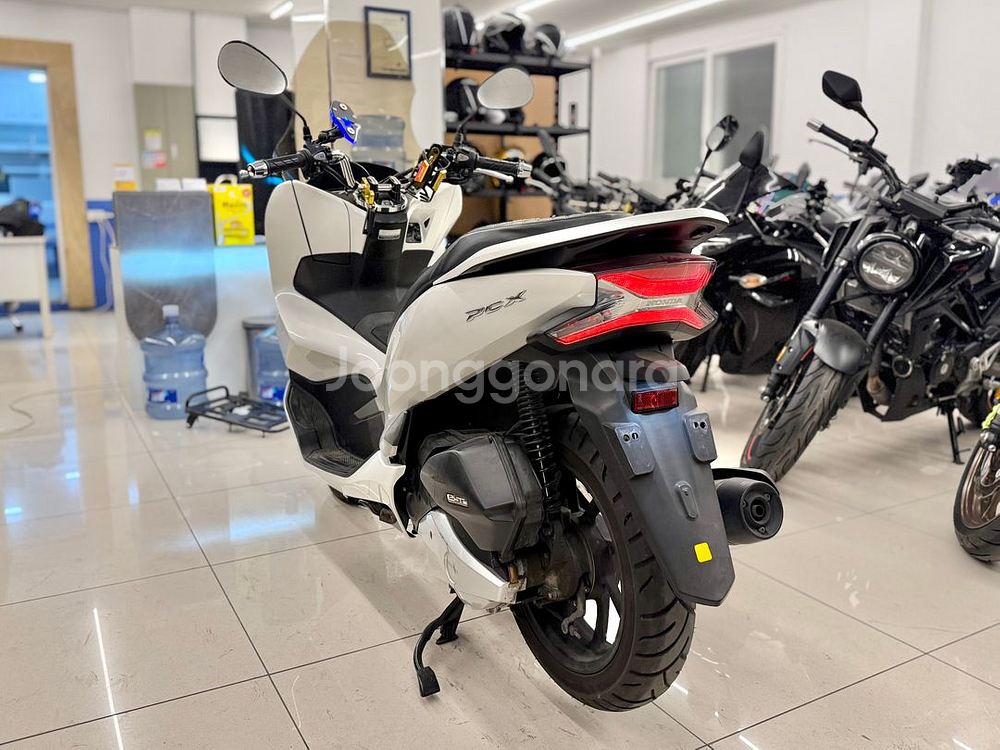 19년식 PCX125 34,XXXkm 판매합니다:)--4