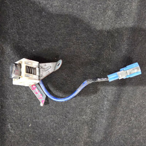 인피니티 G37c g37쿱 g37쿠페 트렁크 스위치 팝니다 이미지