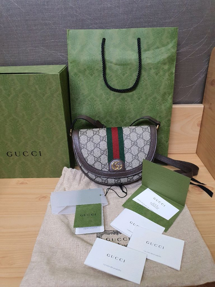 구찌 오피디아 GG수프림 반달 미니 크로스백--3