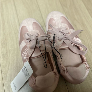 GU 발레코어 슈즈 리본 스니커즈 225 (택포)