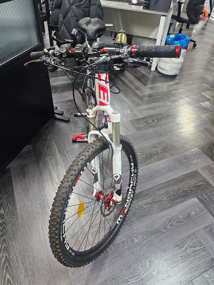 첼로 크로노 90 MTB 산악자전거 풀 카본 자전거 이미지