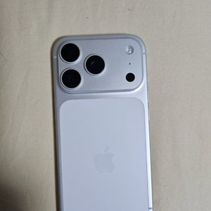 아이폰 17pro 256 화이트실버 풀박 자급제 상태최고 판매합니다