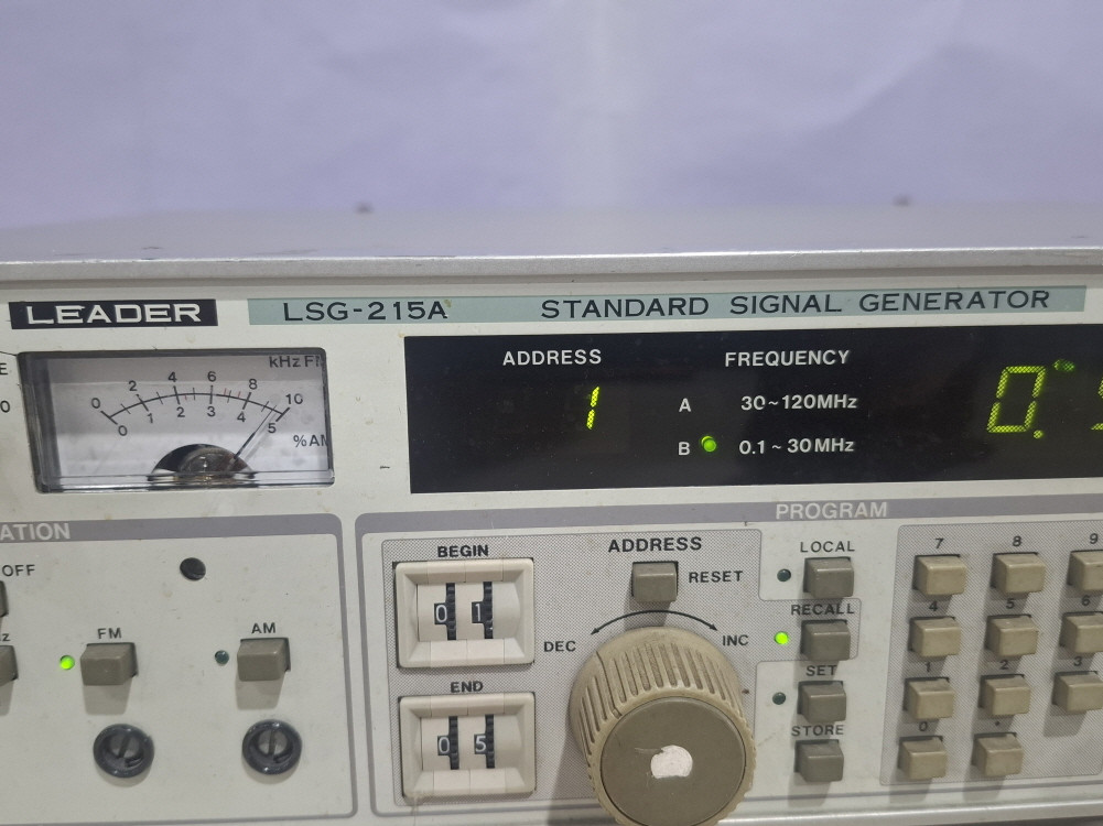 LEADER LSG-215A Standard Signal Generator 신호발생기 이미지