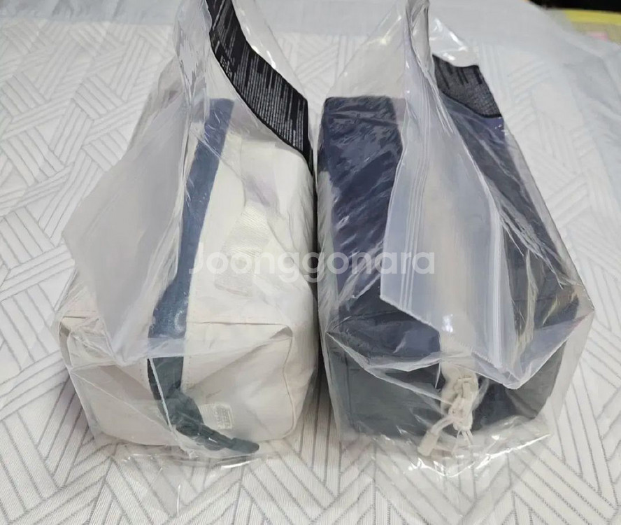 미개봉]스타벅스 프리퀀시 헌터 콜라보 투웨이 파우치--2