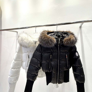 몽클레어 여성 글로시 크롭 퍼 패딩