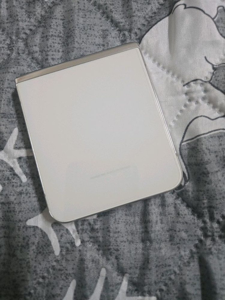 올갈이 풀박스) 갤럭시 Z 플립5 512GB 크림색 자급제 팝니다--1