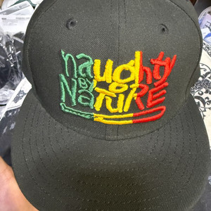 뉴에라 너티바이네이처 한정판 블랙