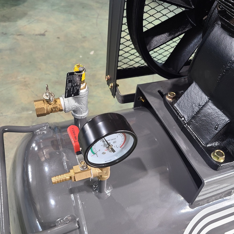 중고 - 5마력 150리터 산업용 피스톤 콤프레샤--6