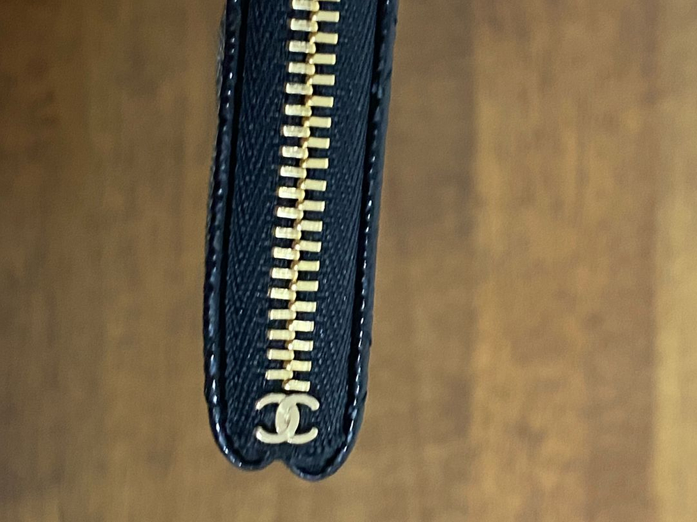 (정품) 샤넬 미니파우치 캐비어 블랙 금장24시즌--2