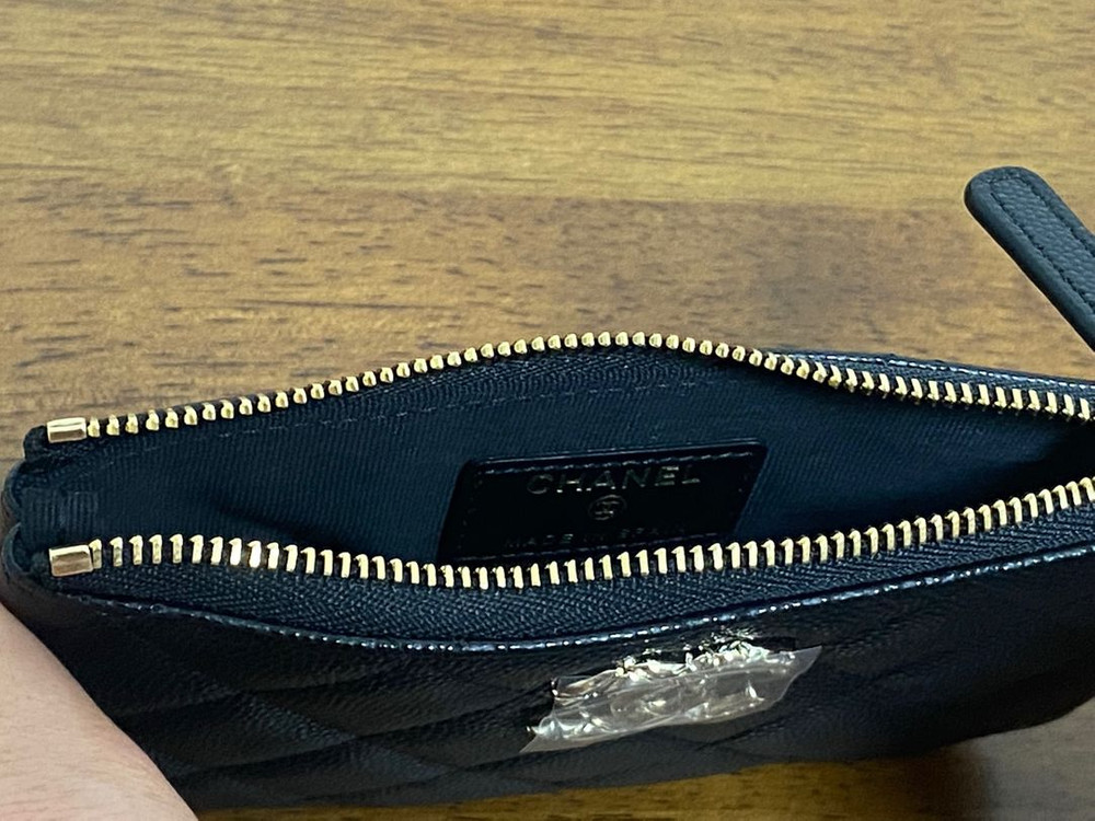 (정품) 샤넬 미니파우치 캐비어 블랙 금장24시즌--5