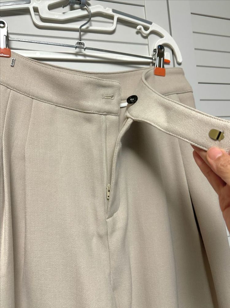 #새상품 : 국내제작 하이웨이스트 와이드 핀턱 슬랙스 베이지--2