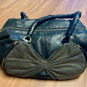 모스키노 블랙 가죽 스터드 보스턴 백