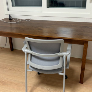 원목책상 팝니다