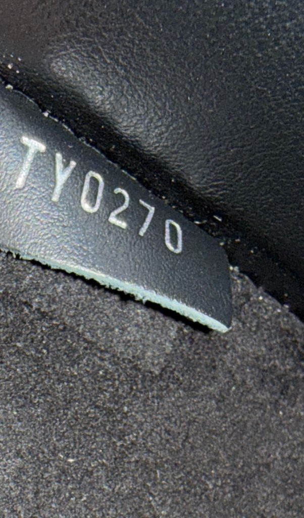 루이비통 에피 에삐 포쉐트주르PM 클러치--9