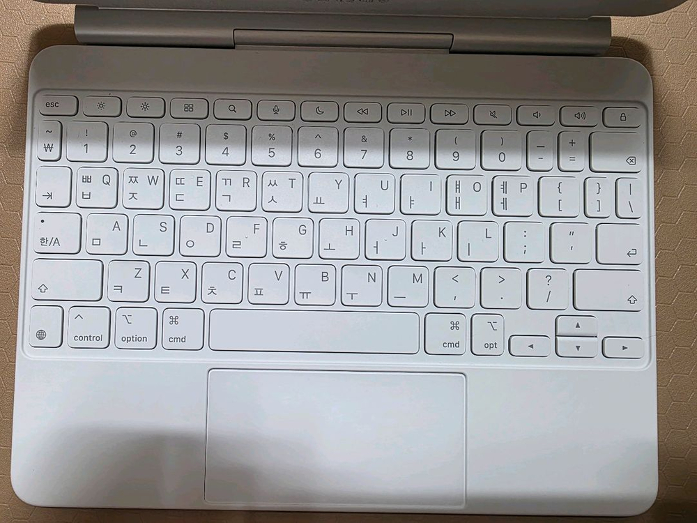 아이패드 매직키보드 11--4