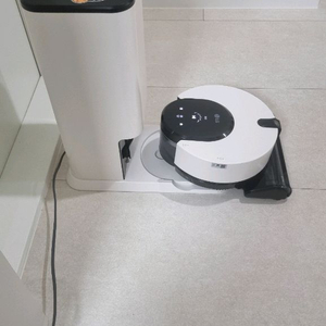 LG오브제 먼지 로봇청소기 R9 먼지스테이션 포함