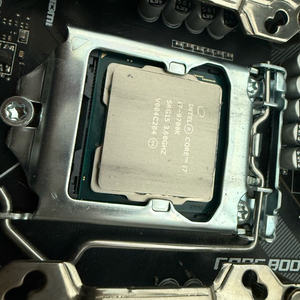 인텔 9700K CPU판매해요
