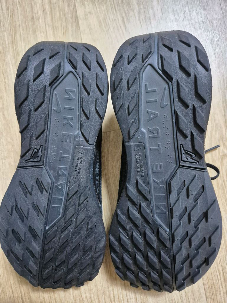 나이키 페가수스 트레일5 GTX 265mm 팝니다--2