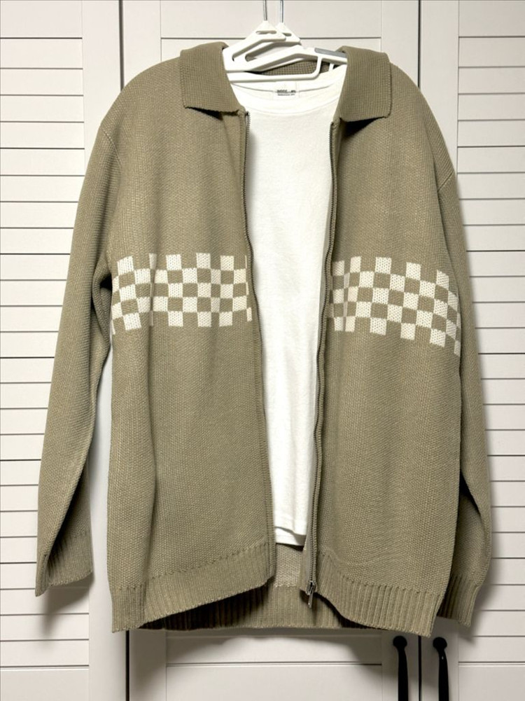 #새상품 : 체크보더 패턴 카라 니트 집업 가디건 카키베이지--1