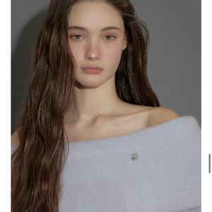 (새상품) ods 오디에스 오프숄더 앙고라 니트