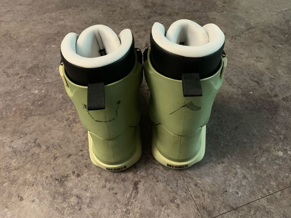 메스머 어그레시브 인라인 도미닉 브루스 프로모델 mesmer 이미지