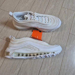 당일발송! 미착용 새제품 나이키 에어맥스 97 트리플화이트 편한운동화 남아여아운동화 여성남성운동화 커플운동화