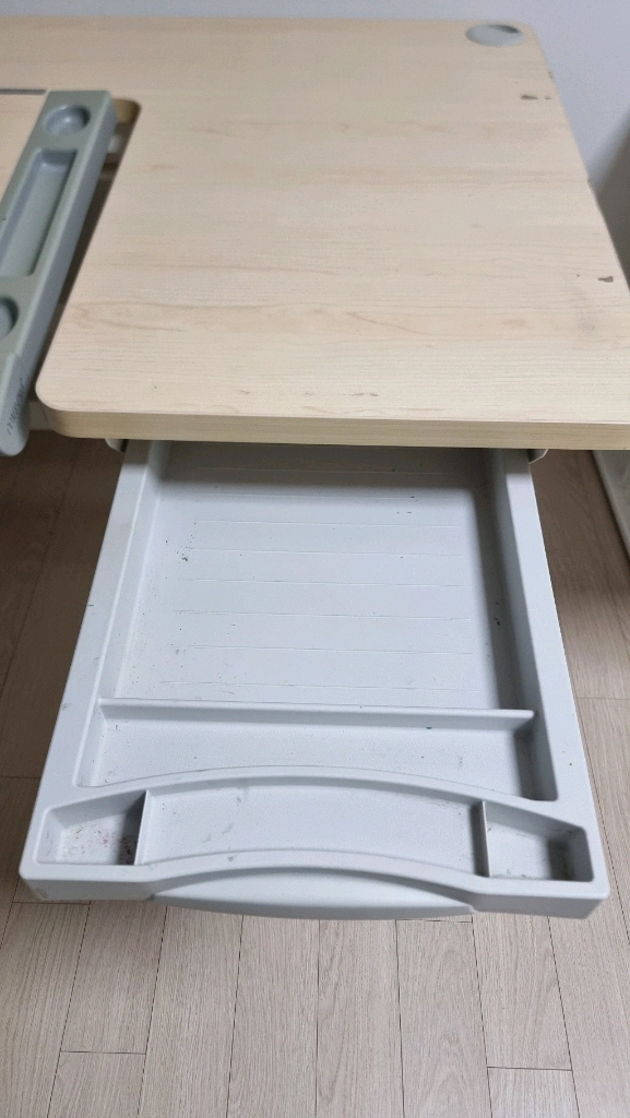 컴프프로 각도 높이 조절 책상 1400 이미지