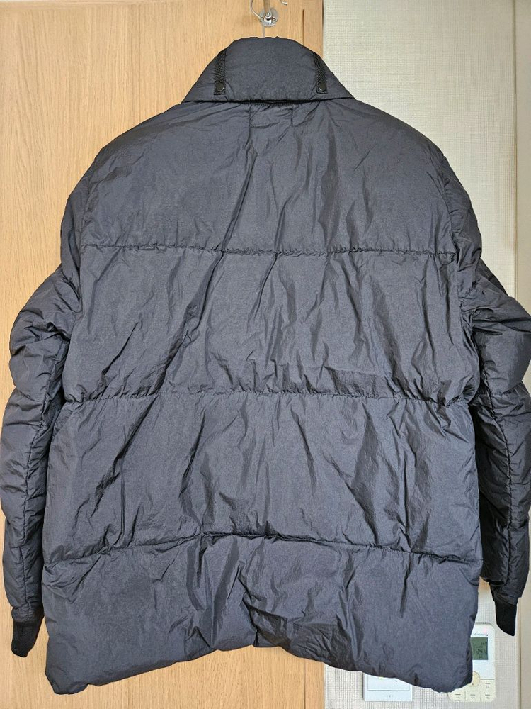 21FW 스톤아일랜드 크링클랩스 논후드 다운 패딩 블랙 XL 이미지