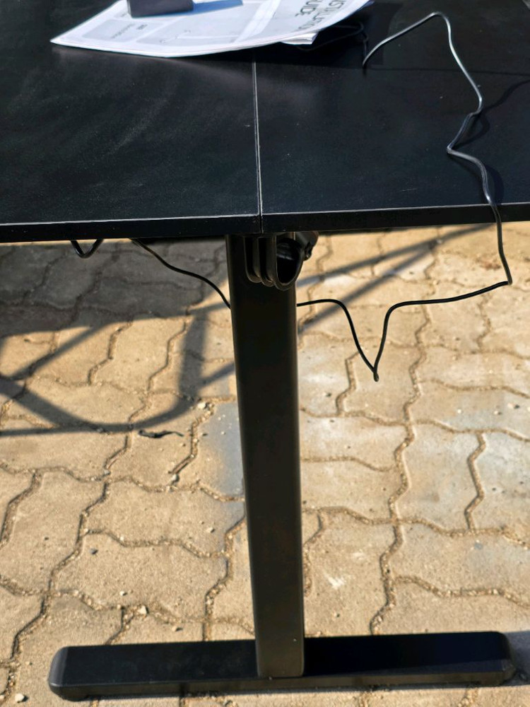 전동 스탠딩 데스크(컴퓨터책상) 이미지