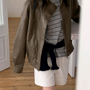 98도씨 니아 크랙 하이넥 레더 자켓