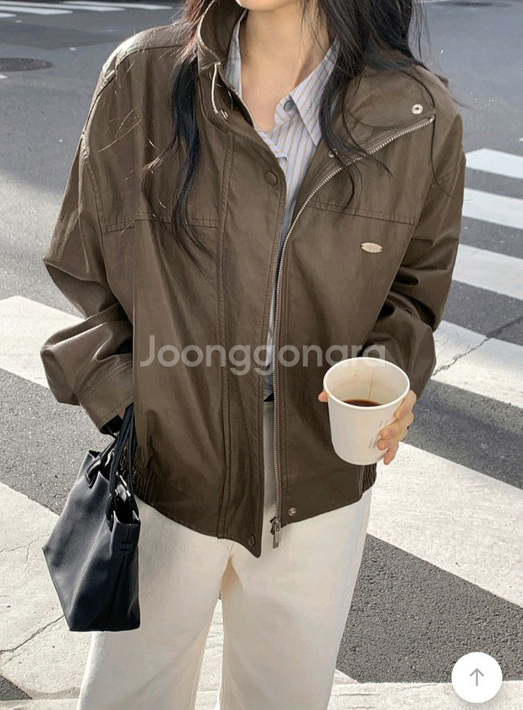 98도씨 니아 크랙 하이넥 레더 자켓--1