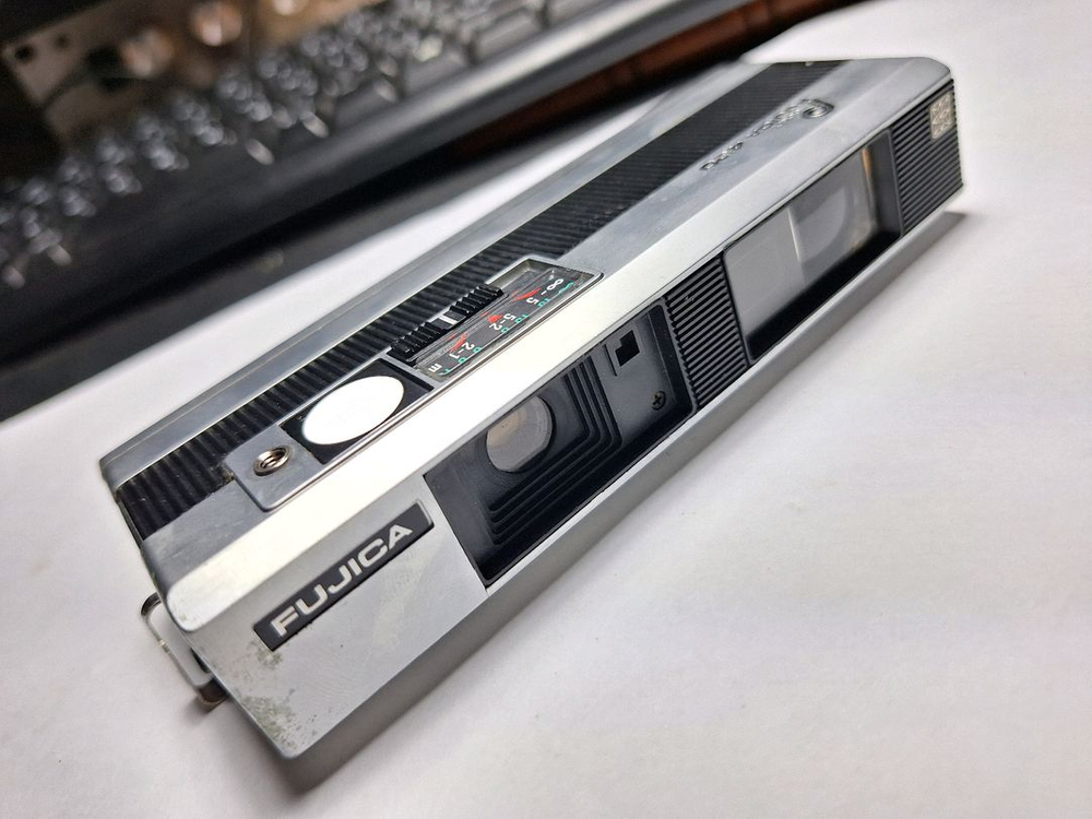 포켓 후지카 400 빈티지 필름카메라 110 레트로 이미지