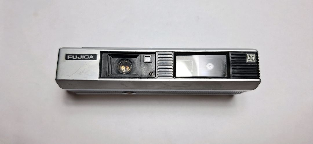 포켓 후지카 400 빈티지 필름카메라 110 레트로 이미지