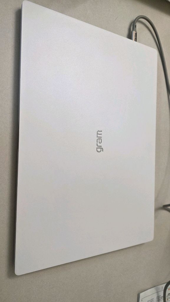 (미개봉급)그램 프로AI 17인치 RTX5050 32GB 1TB 윈도우11포함--5