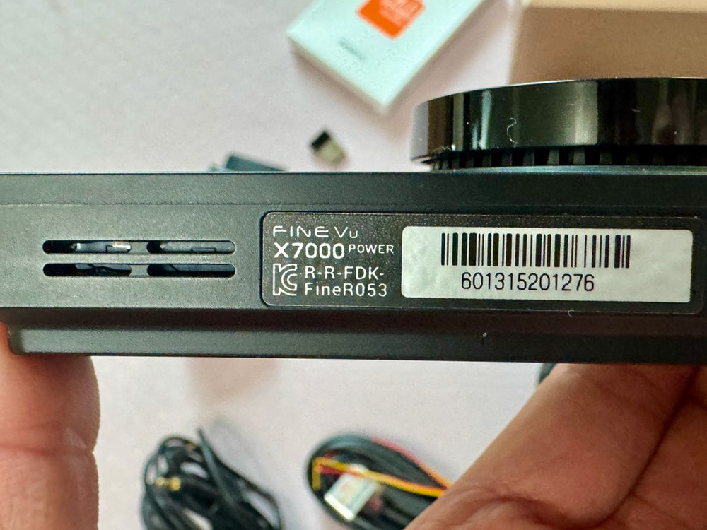 파인뷰 X7000 POWER 2채널 블랙박스 판매합니다--3