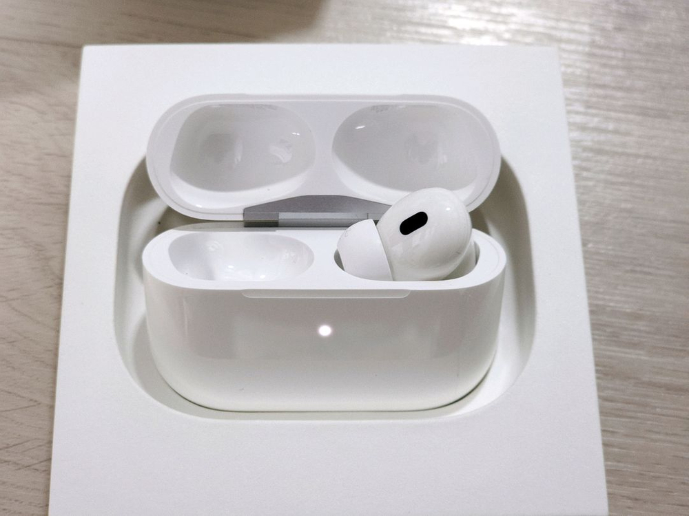 애플 에어팟 프로 2세대 (C타입) 케이스+오른쪽+구성품 판매--1