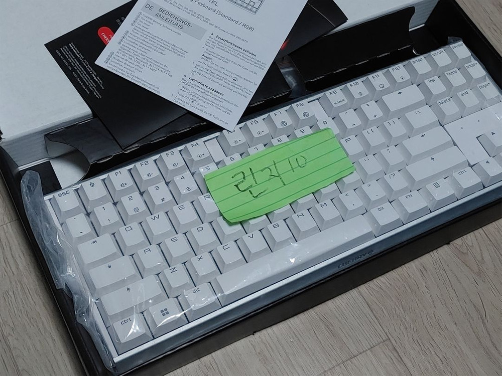 체리 MX 3.0S TKL RGB 기계식 키보드 (화이트) 풀박스 팝니다--1