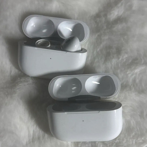 에어팟 프로 2세대 본체 8핀 이미지