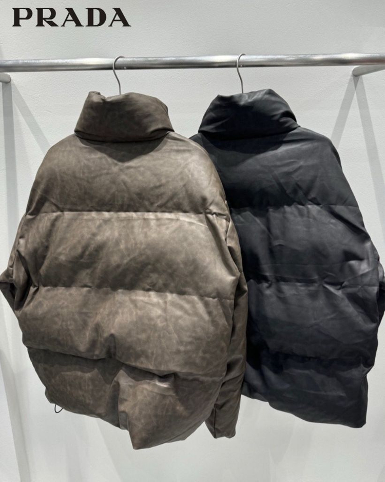 프라다 플레이트 스포 레더 패딩--1