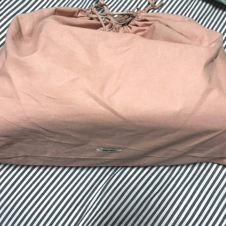 미우미우 가방 토트백 나파가죽 화이트 새상품 핸 드백 이미지