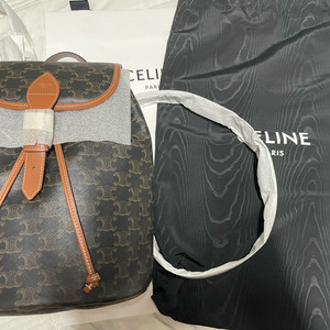 셀린느 폴코백팩 미디움 정품 새상품 팔아요