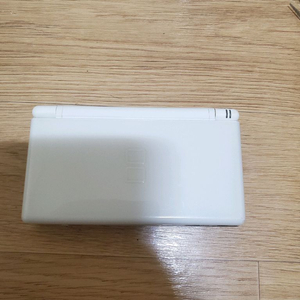 닌텐도ds lite 부품으로팝니다