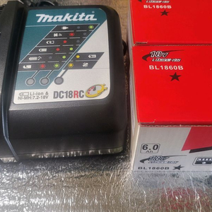 마끼다 고속충전기 배터리 팝니다