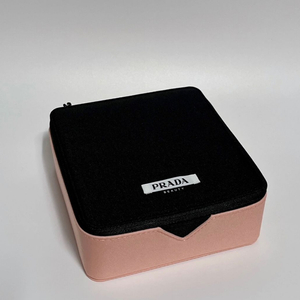 프라다 사각 뷰티 파우치