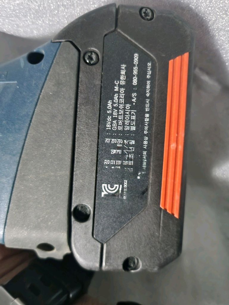 보쉬 충전식 중형핸드그라인더 GGS18V-LI 배터리포함 이미지