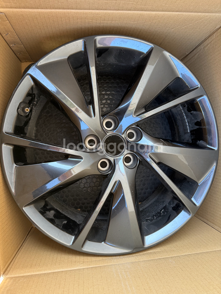 제네시스 G70 19인치 다크스퍼터링휠 프론트(52910G9720)--0